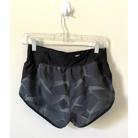 Under Armour Graphic 2.5" Running Shorts Black Gray Size Small - Picture 2 of 6